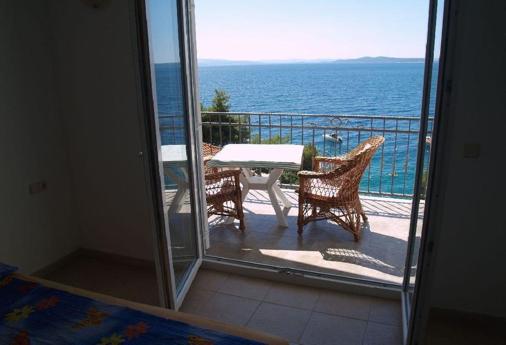 Studio Apartment Okrug Gornji Near Sea Trogir Exterior photo